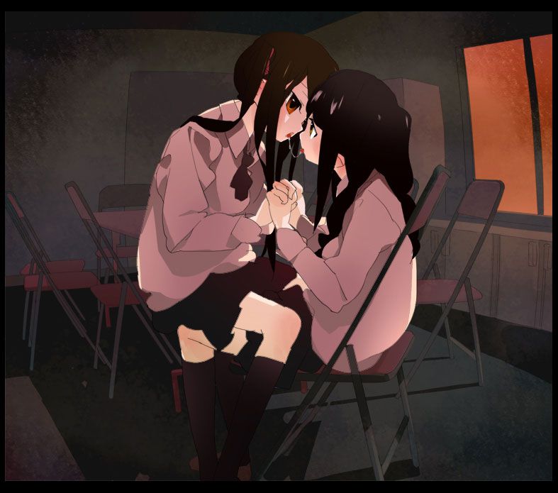 2D 48 images of girls kissing each other 32