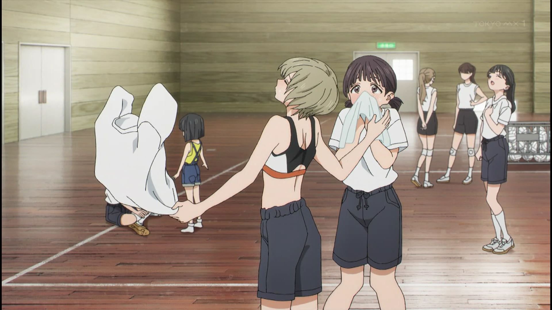 In the anime "Tomorrow's Sailor Suit" 11 episodes, girls' erotic undressing bras are seen and bathing scenes! 7