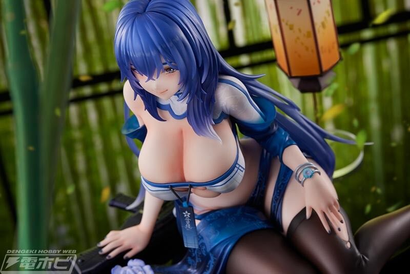 Erotic figure with torn clothes of [Doll's Frontline] DP-12 and whip whip coming out 4