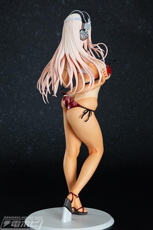 [Super Sonico] swimsuit is unraveled and the erotic sunburn trace version of the porori figure! 10