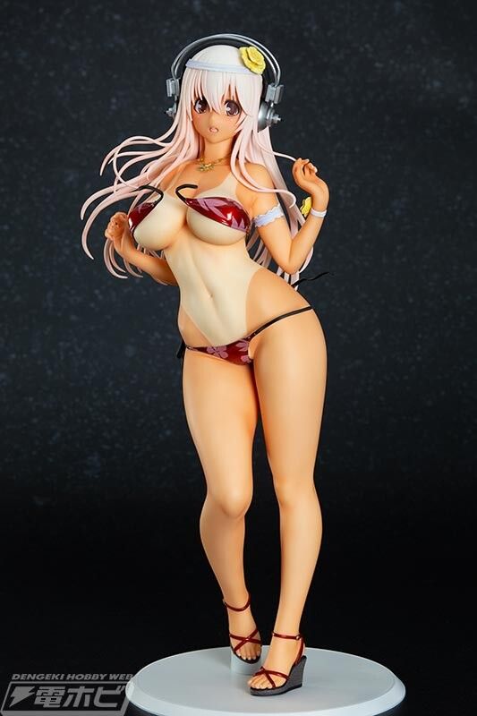 [Super Sonico] swimsuit is unraveled and the erotic sunburn trace version of the porori figure! 3