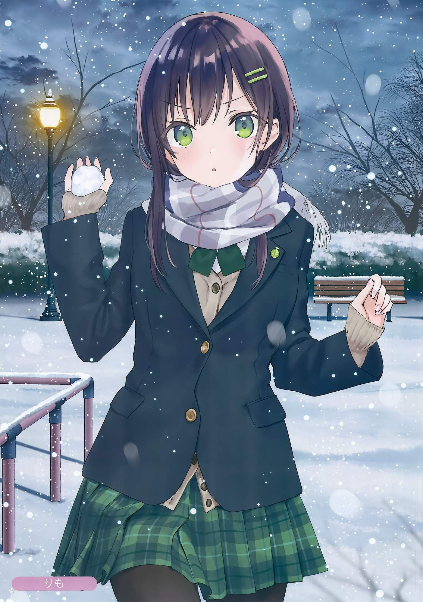 When it snows heavily, it is variously difficult, but I think that the girl playing in the snow is cute and good. 13