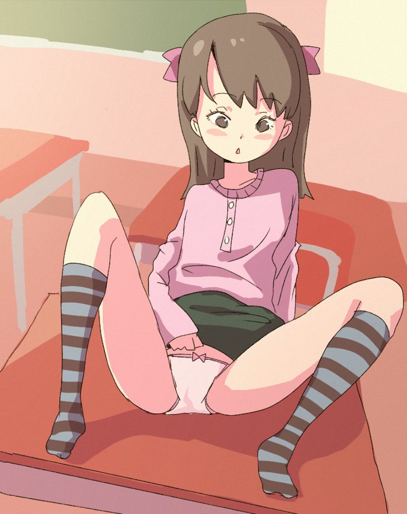 [Sitting Panmolo Lori] strong sitting Panmolo secondary erotic image of the feeling that shows more dignified than the crouching panchira of the secondary Loli girl 15