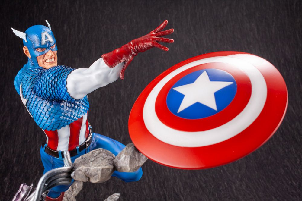 Marvel Comics Captain America Fine Art Statue [bigbadtoystore.com] Marvel Comics Captain America Fine Art Statue 19