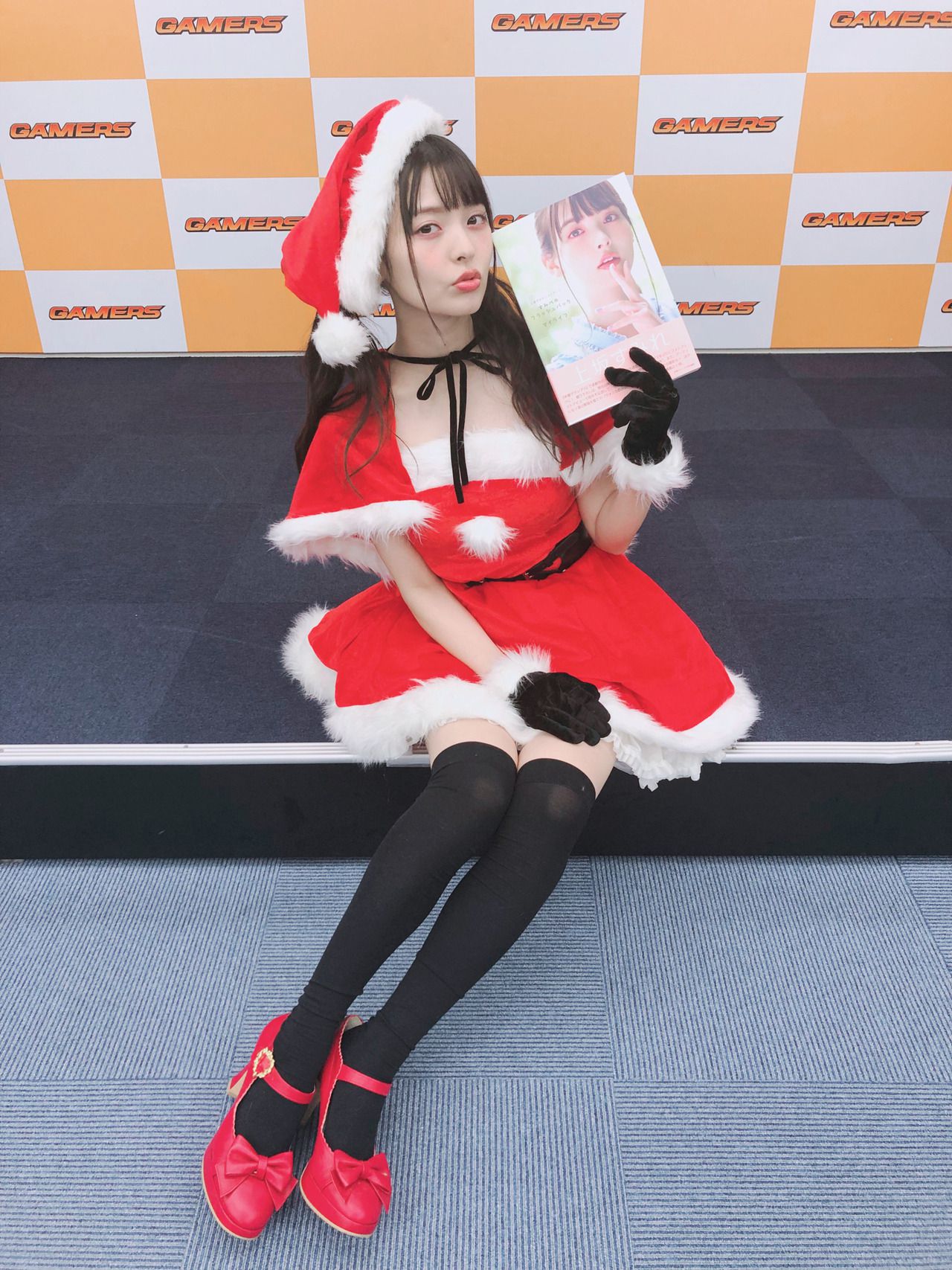 Sumire Uesaka "to emphasize the thigh... W] also erotic image offer Wwwwwww 10
