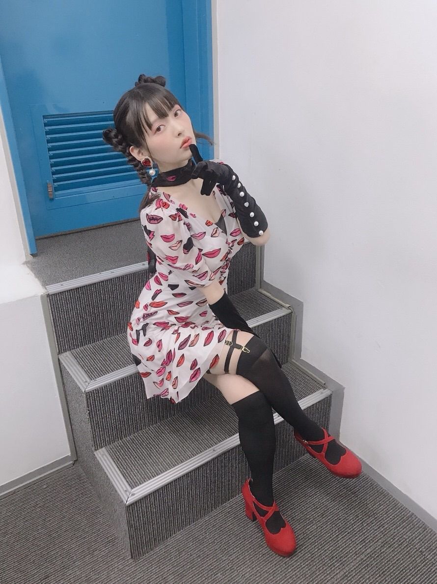 Sumire Uesaka "to emphasize the thigh... W] also erotic image offer Wwwwwww 5