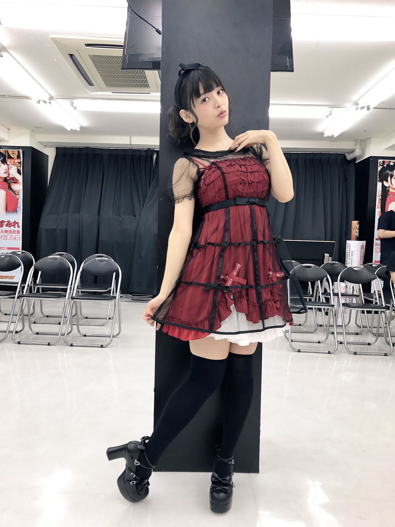 Sumire Uesaka "to emphasize the thigh... W] also erotic image offer Wwwwwww 6