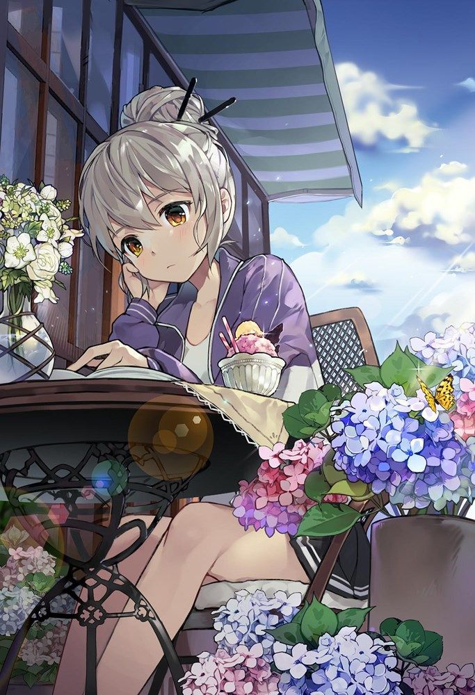 I can see the lewd charm of the silver hair. 3