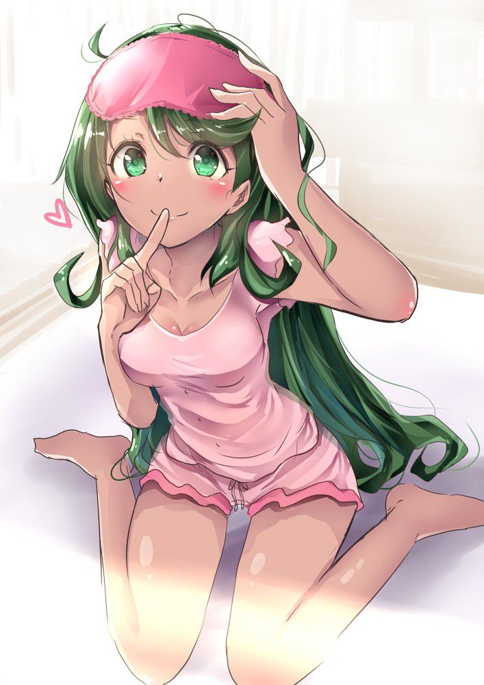 I admire the secondary erotic image of green hair. 12