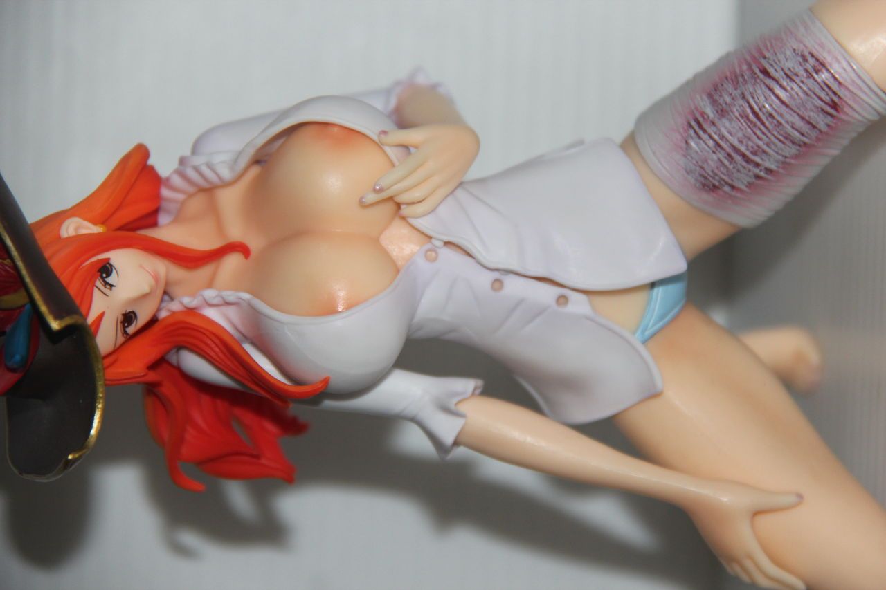 ONE PIECE NAKED FIGURE 3