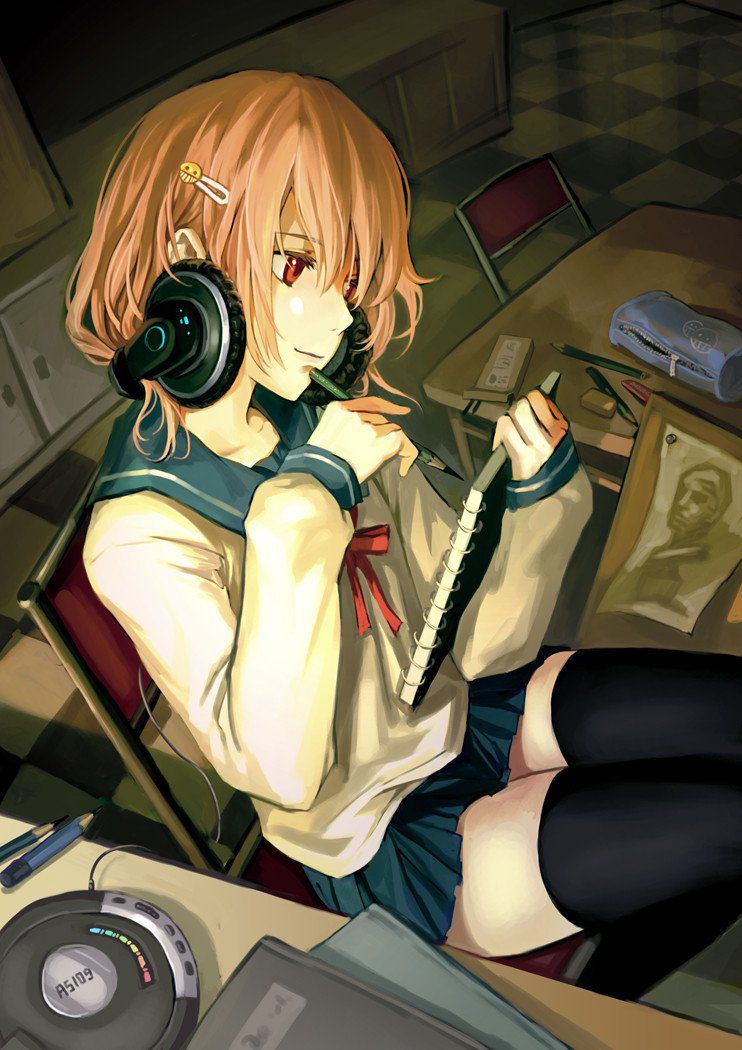 [2nd] Secondary image of a cute girl doing headphones [non-erotic] 1