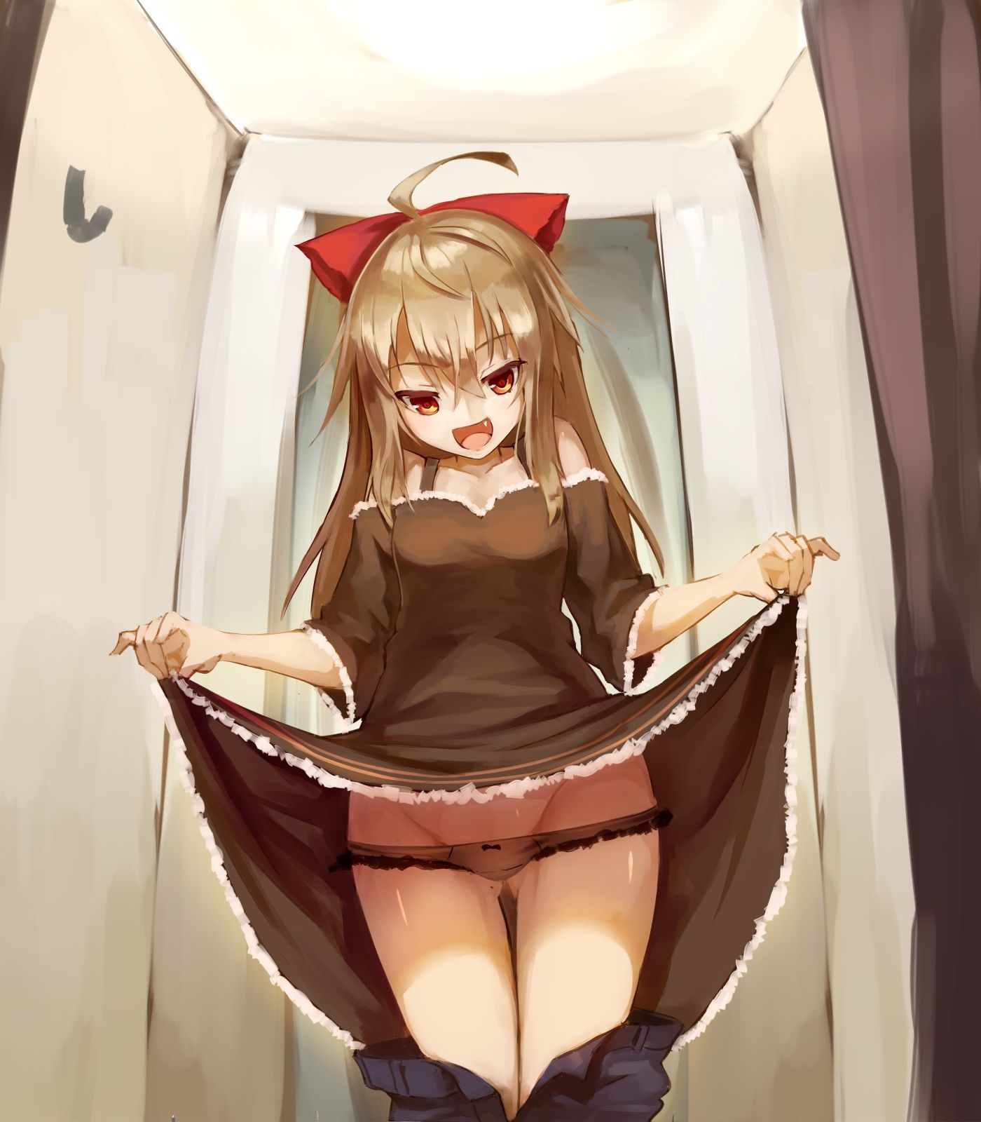 [ZIP] Secondary image of lift girl is inviting rolled clothes 7