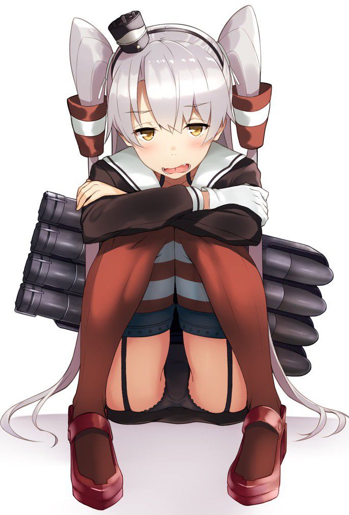 [Flip] Jaahasle [sitting] in the secondary image of the skirt 43 12