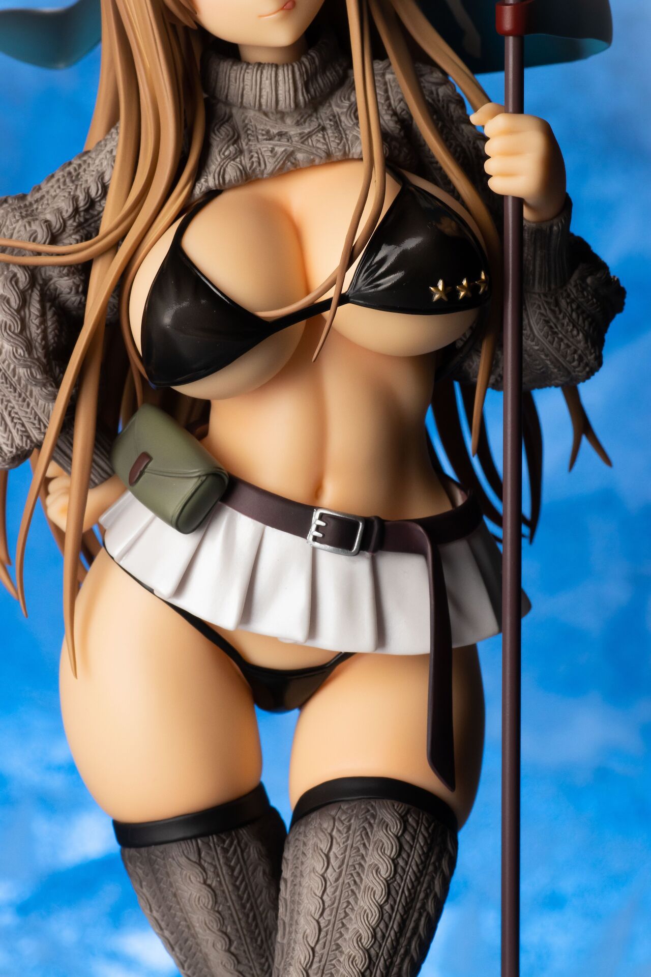 Very Hot Figurines 220