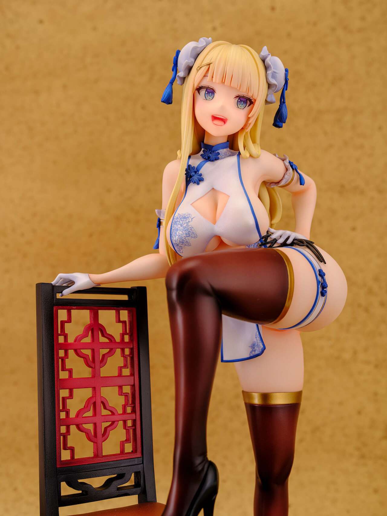 Very Hot Figurines 233