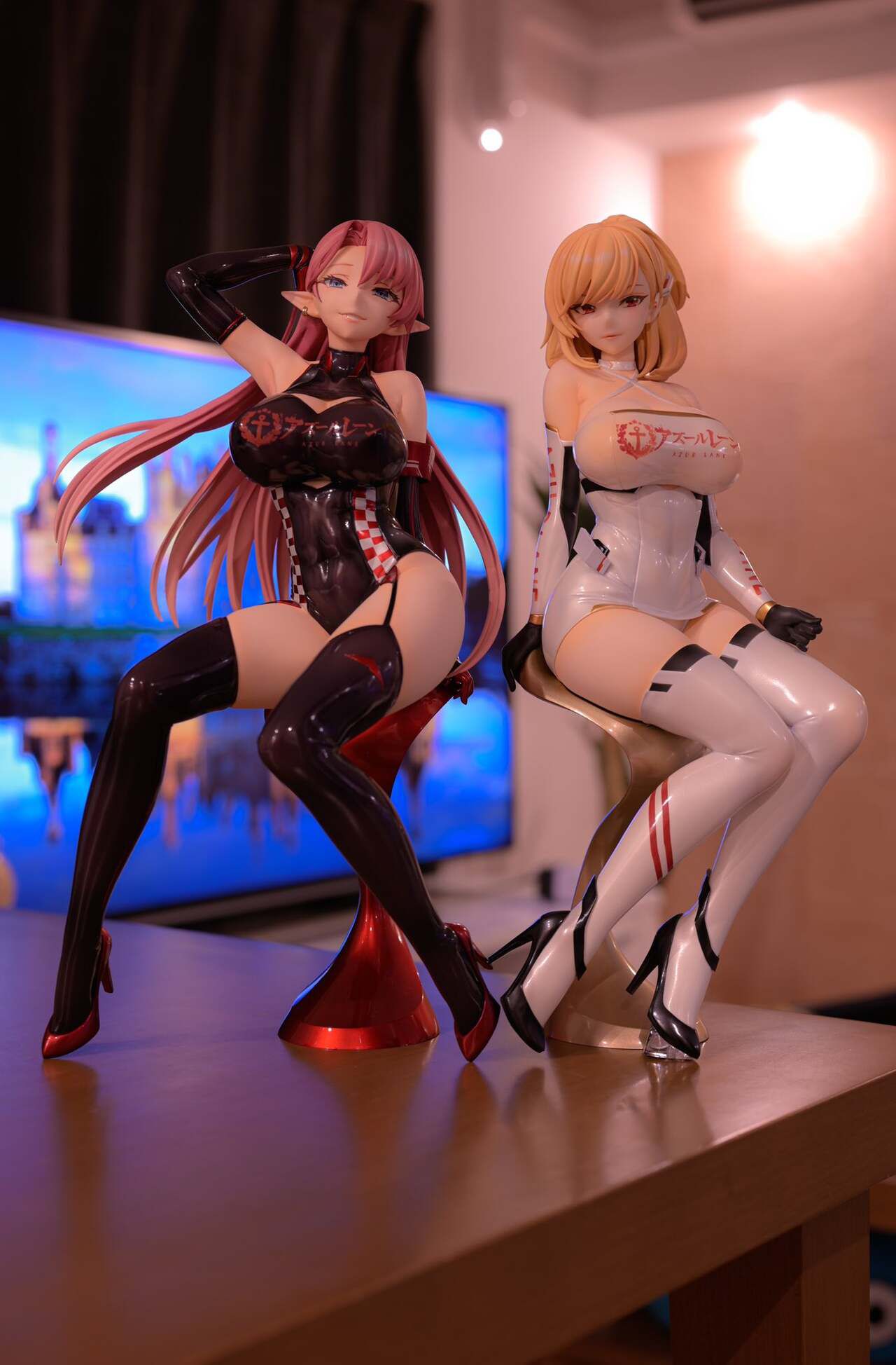 Very Hot Figurines 531