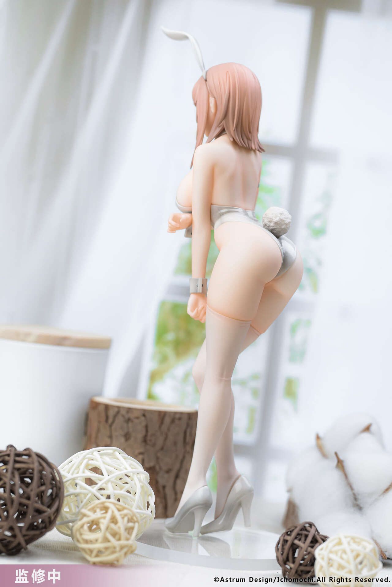 Very Hot Figurines 587