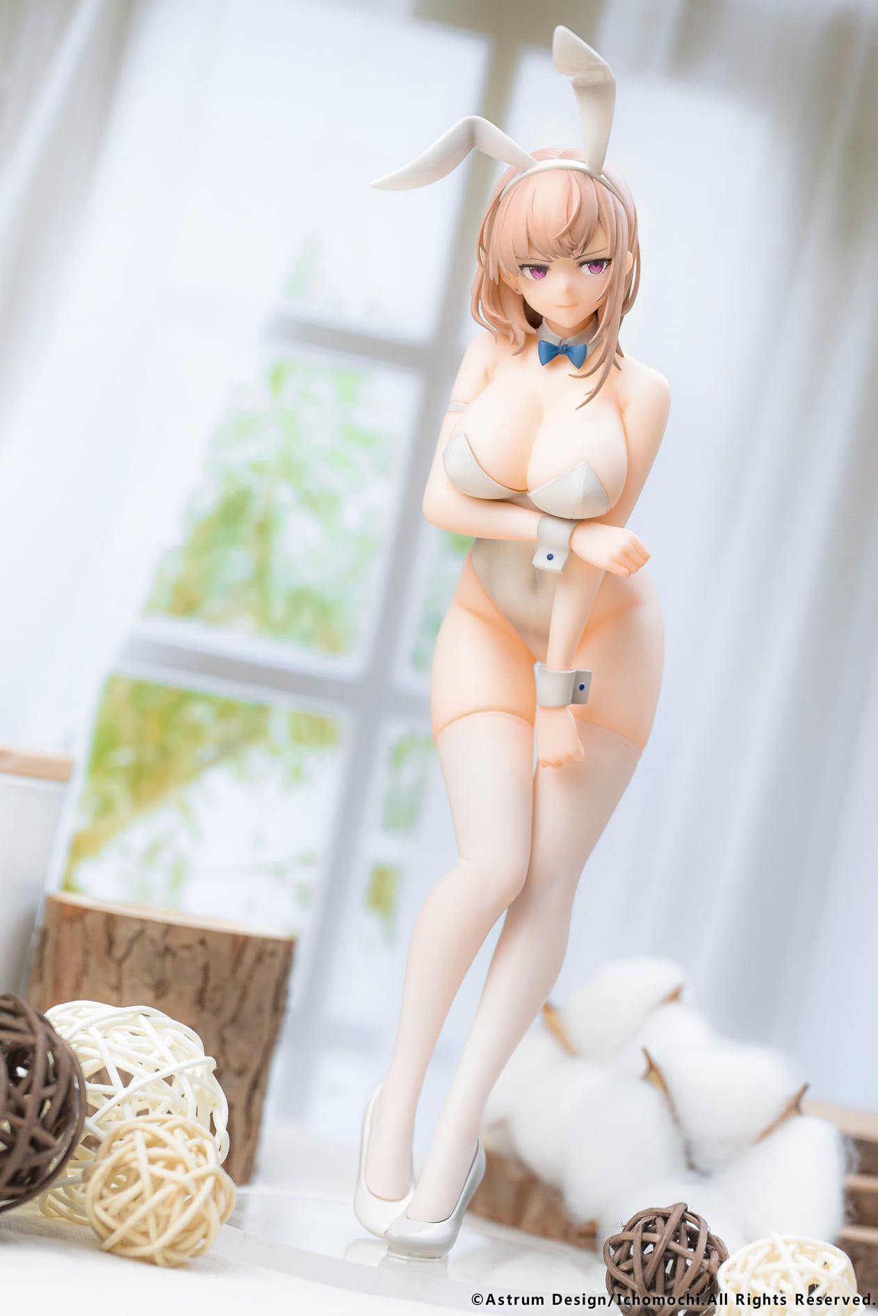 Very Hot Figurines 592