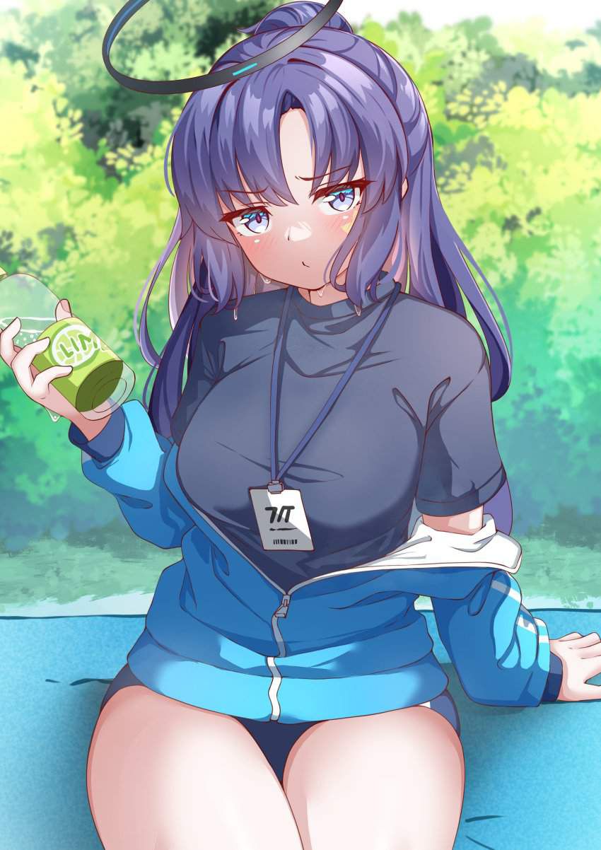 [Beware of heat stroke! ] Secondary erotic image of a girl hydrating during a break from exercise 3