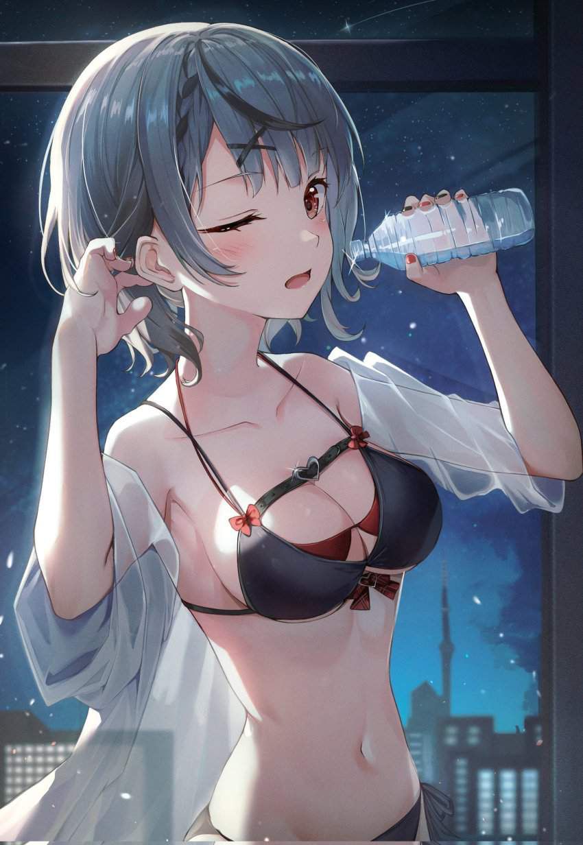 [Beware of heat stroke! ] Secondary erotic image of a girl hydrating during a break from exercise 36