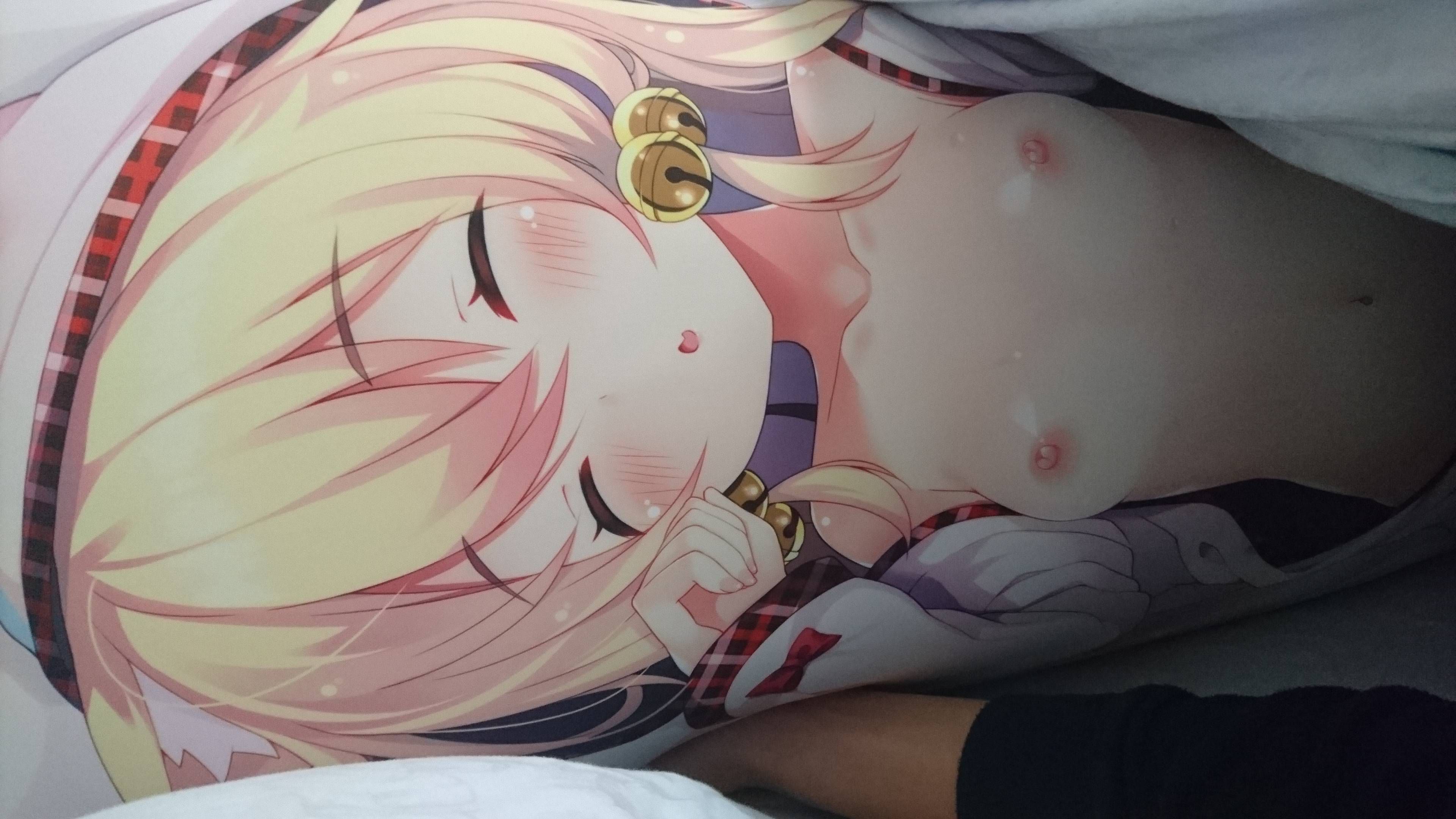 The alette pillow which Y bought [there is a nipple] is erotic 6