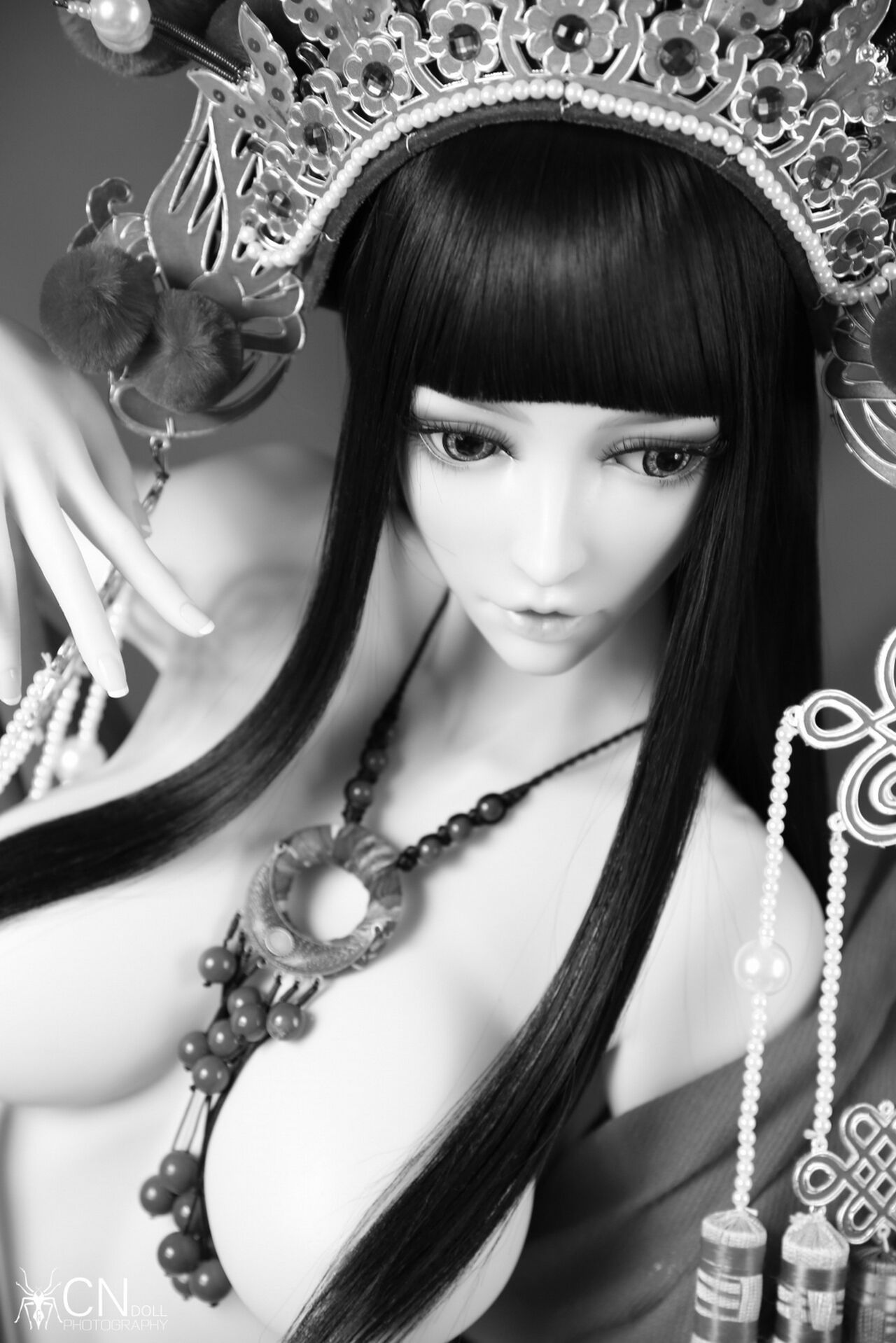 "Shi Ling" the Peking Opera Maid-Black & White by CNDOLL 21