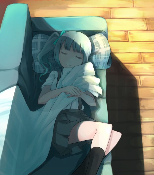 [relaxation] the second image of girls who lie at full length, and relax in a sofa 35