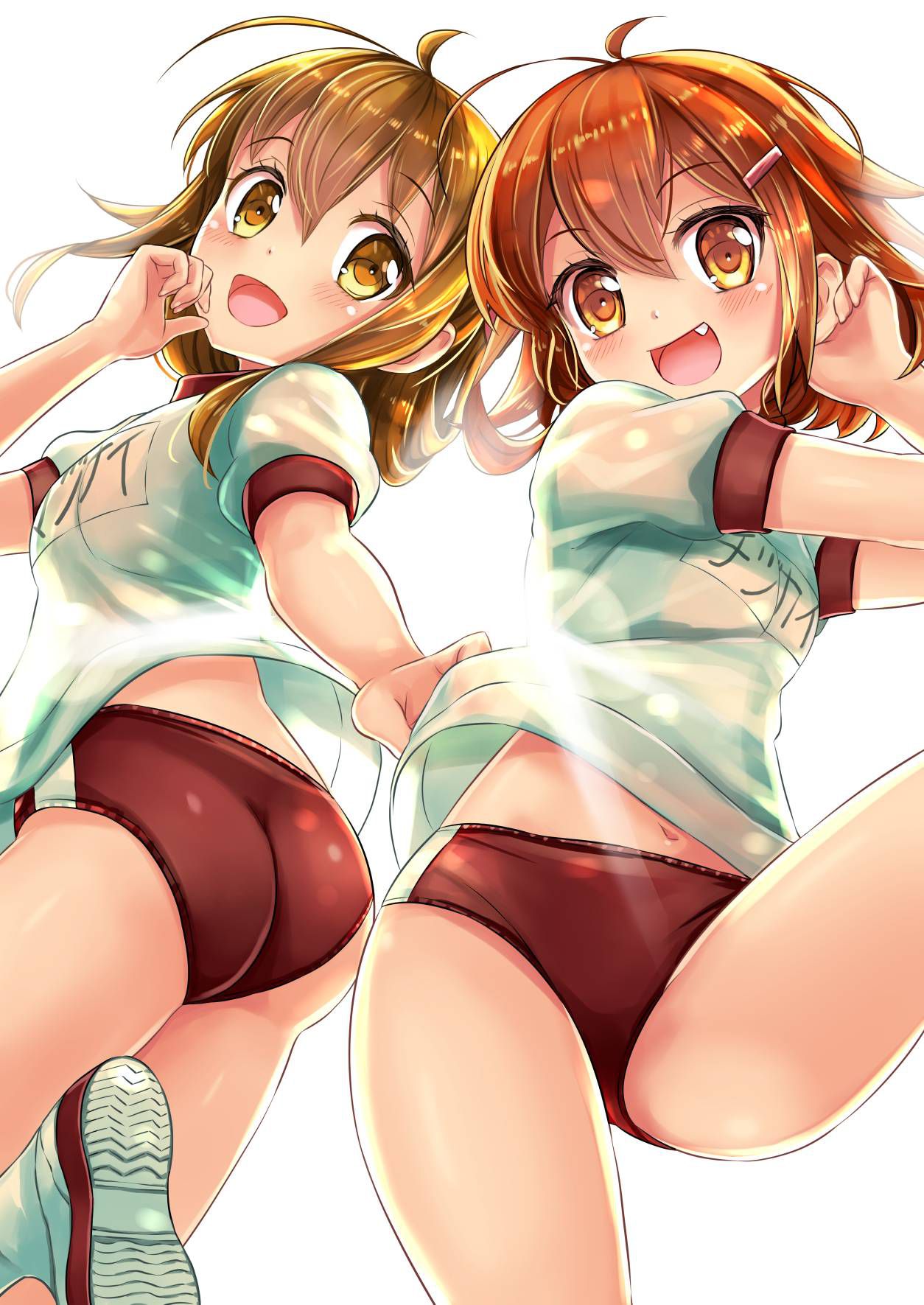 [some senses of incongruity] the second eroticism image which wear the top though is bloomers, a gym suit, and wear 22