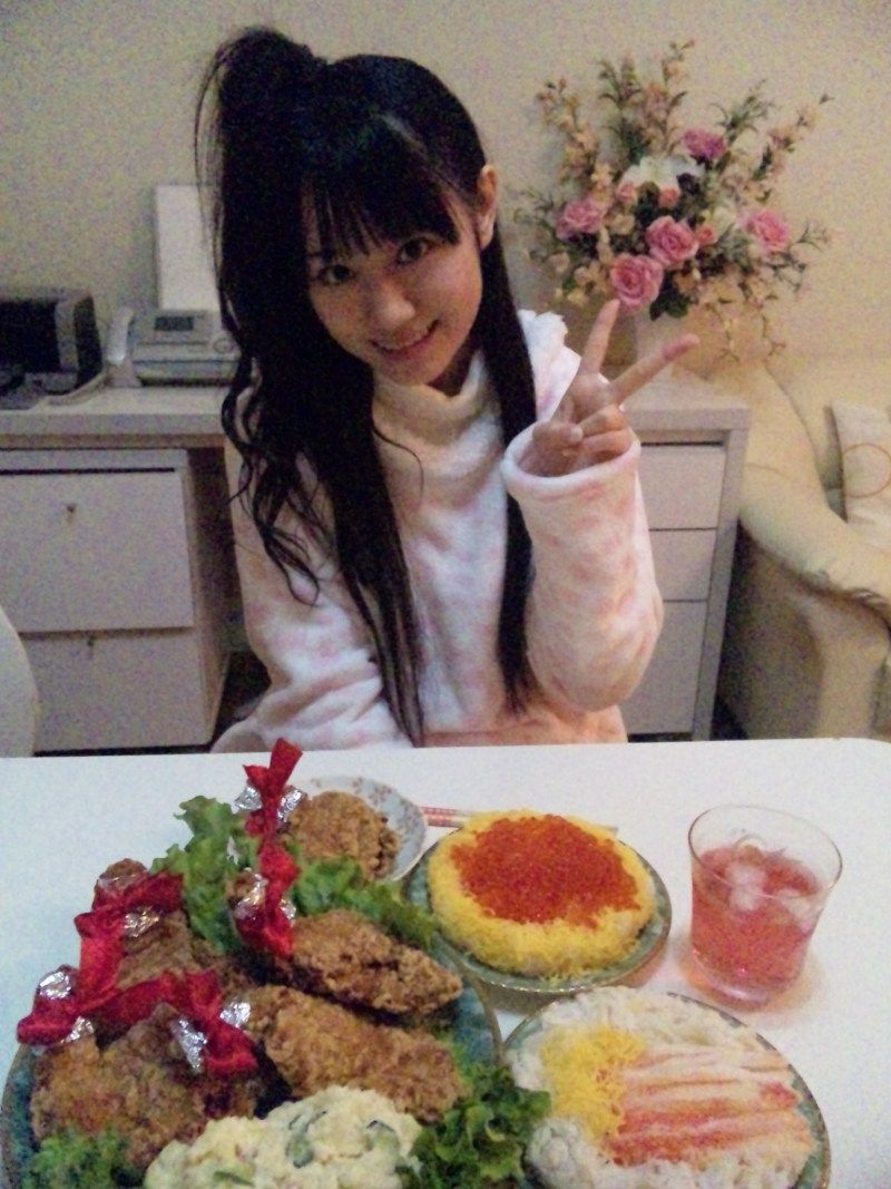 Voice actor "small storehouse YUI-Chan" is absolutely Christmas Eve spent with family pictures, blog! The paragon of female voice! 9