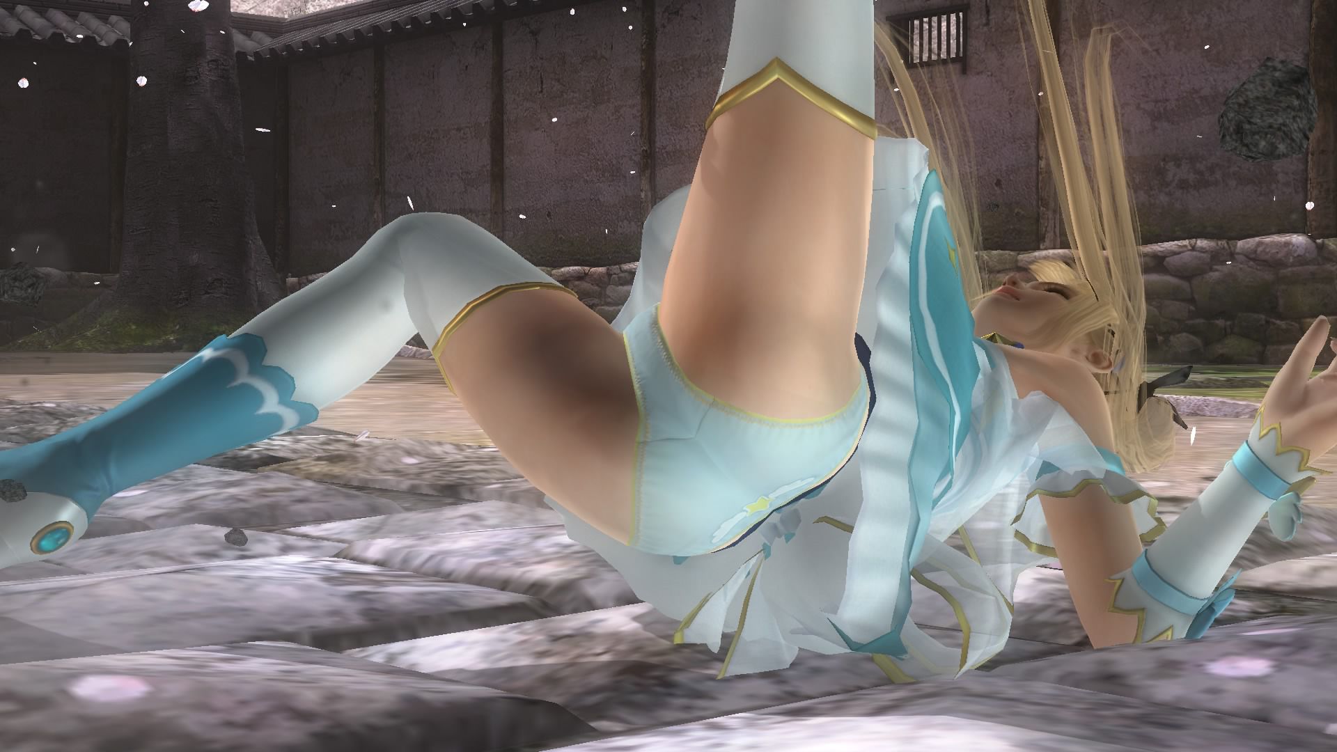 DOA5LR Marie-Rose (costume super hero) cut the serpent in ryona 28