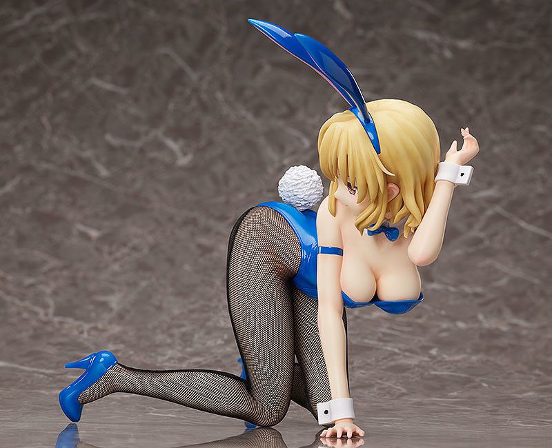 "ToLOVE" Erotic figure in an erotic bunny that emphasizes the erotic buttocks of Risa Momioka! 3