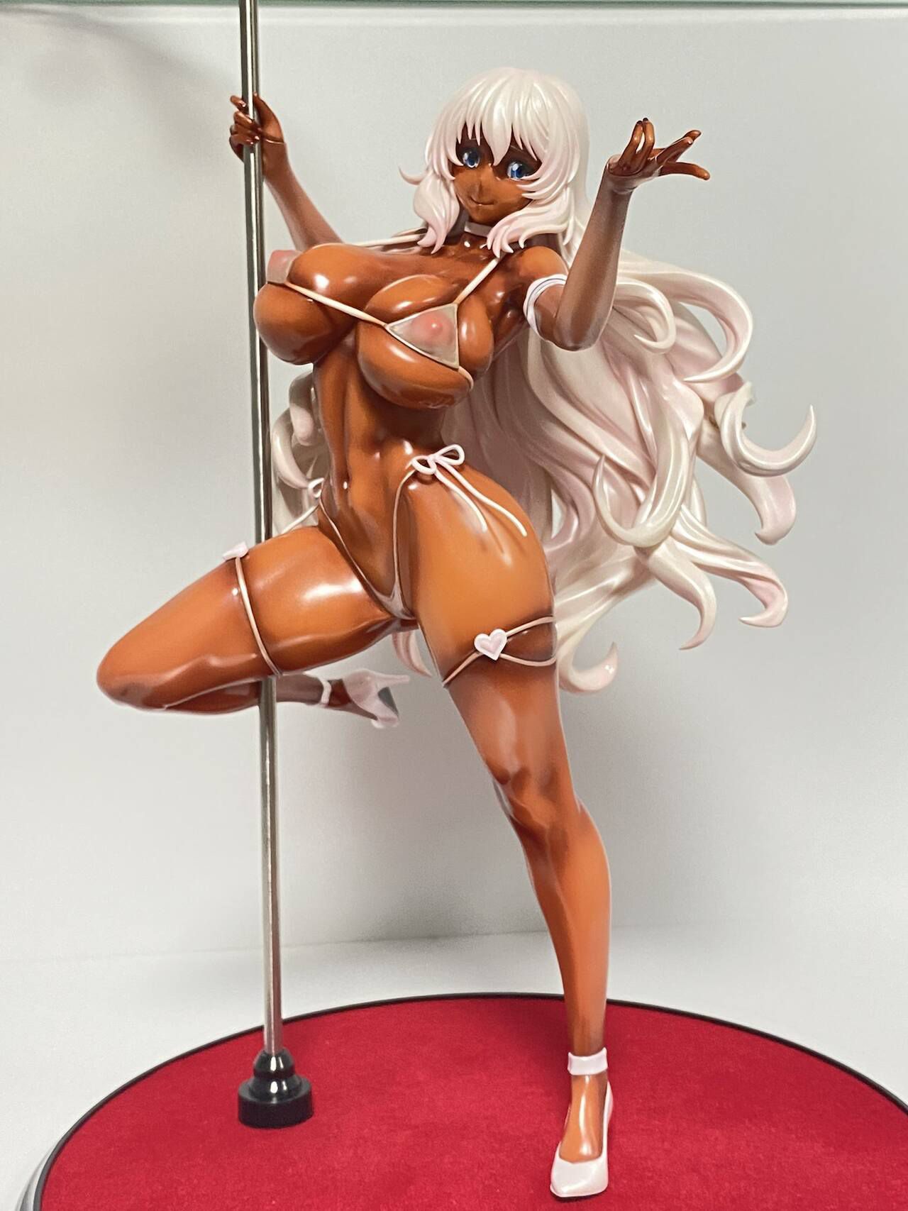 Very Hot Figurines 184