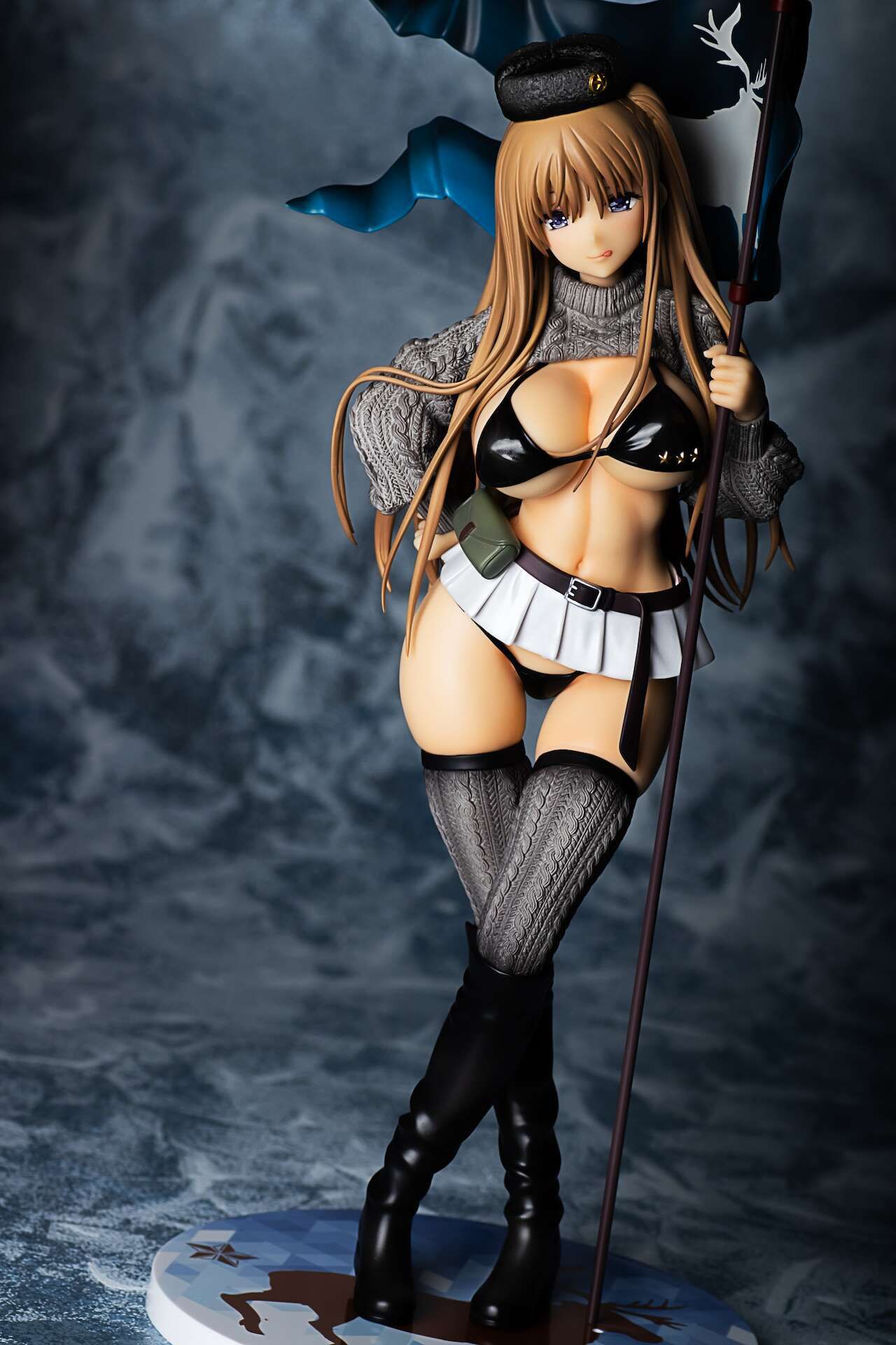 Very Hot Figurines 219