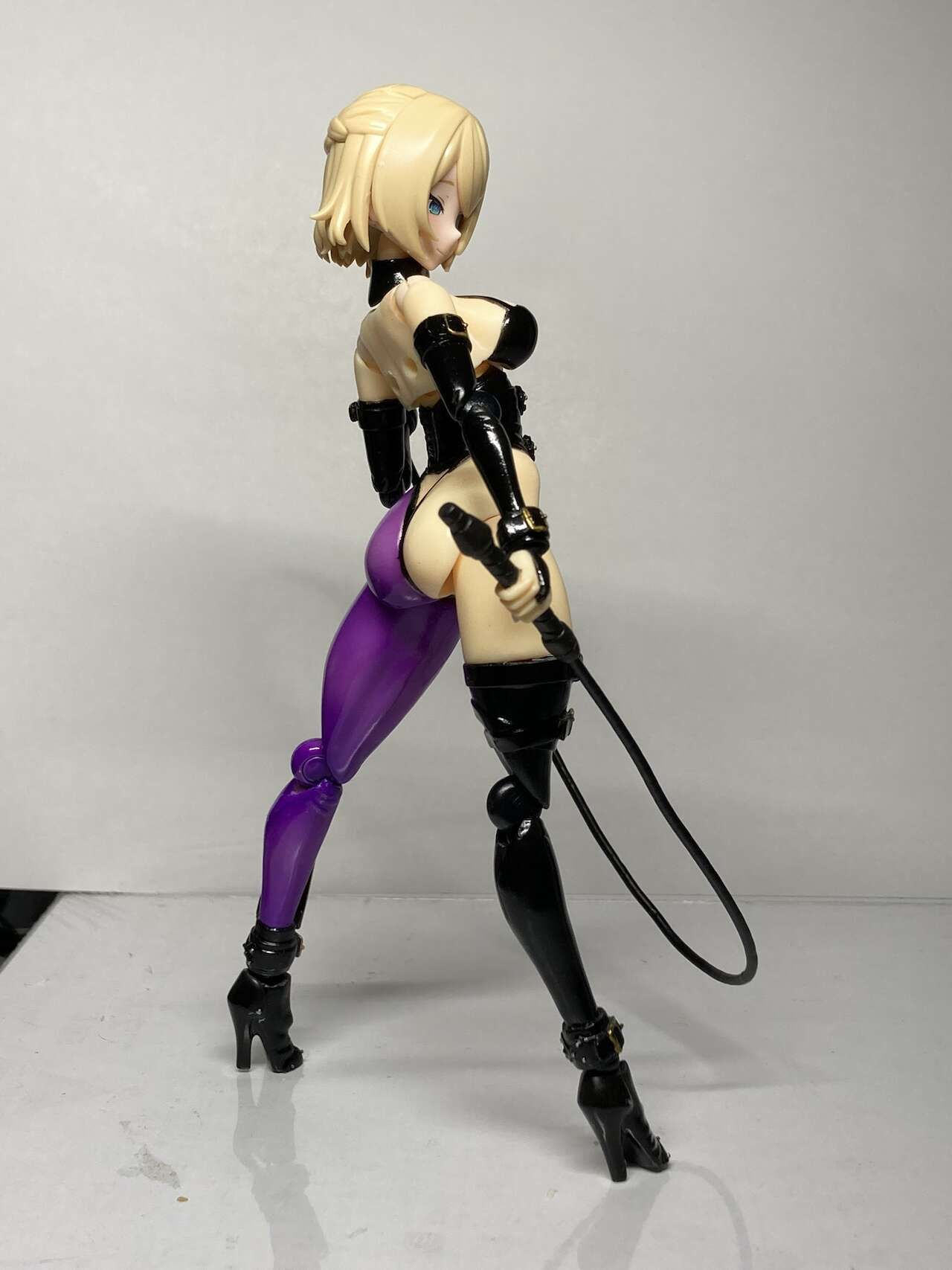 Very Hot Figurines 437