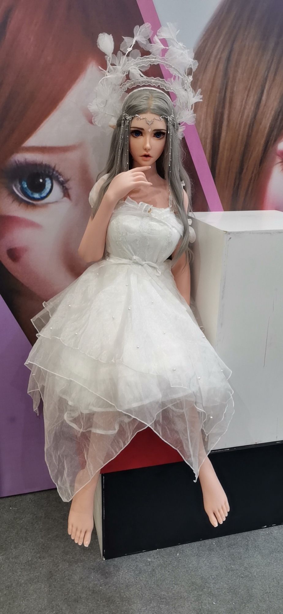 Elsa Babe-A collection of dolls at CHINA JOY EXPO 17